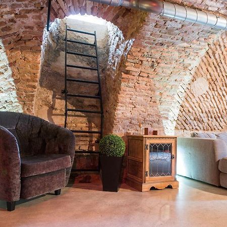 Unique Old Town Apartment Vilnius Luaran gambar